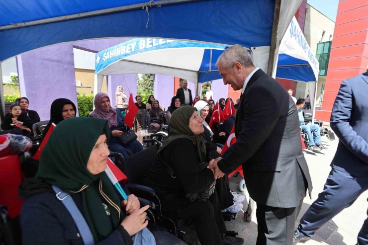 Şahinbey Belediyesi 5 Bin Engellinin ‘eli Ayağı’ Oldu