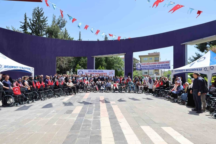 Şahinbey Belediyesi 5 Bin Engellinin ‘eli Ayağı’ Oldu
