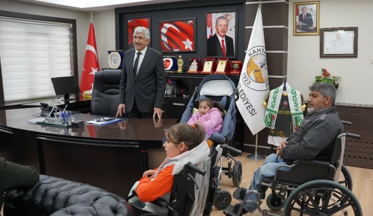 Başkan Hallaç: "engelli Kardeşlerimizin Her Zaman Yanındayız"