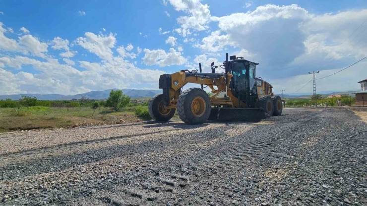 Battalgazi’de Yol Düzenleme Çalışmaları Devam Ediyor