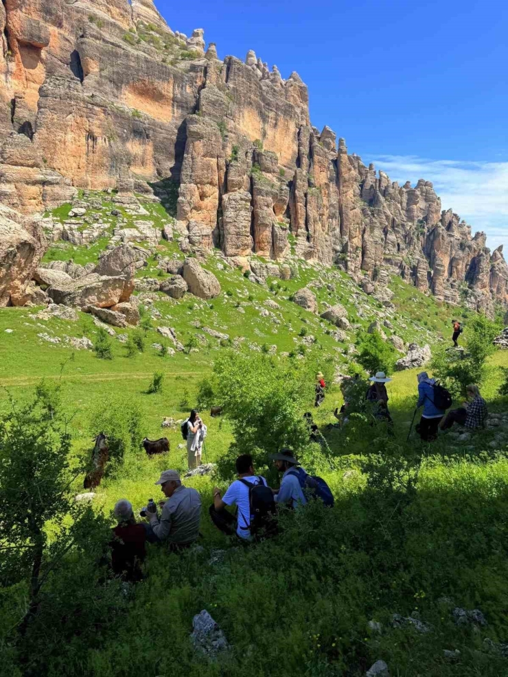 Çermik İlçesi Doğa Güzelliği Ve Tarihi İle Kapılarını Turizme Araladı
