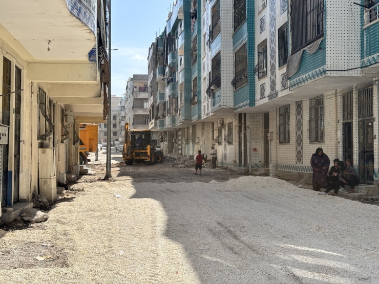 Eyyübiye’de Yol Çalışmaları Devam Ediyor