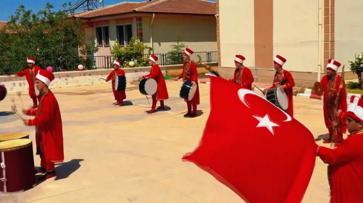 Özel Bireylerden Oluşan Mehteran Takımından Özel Performans