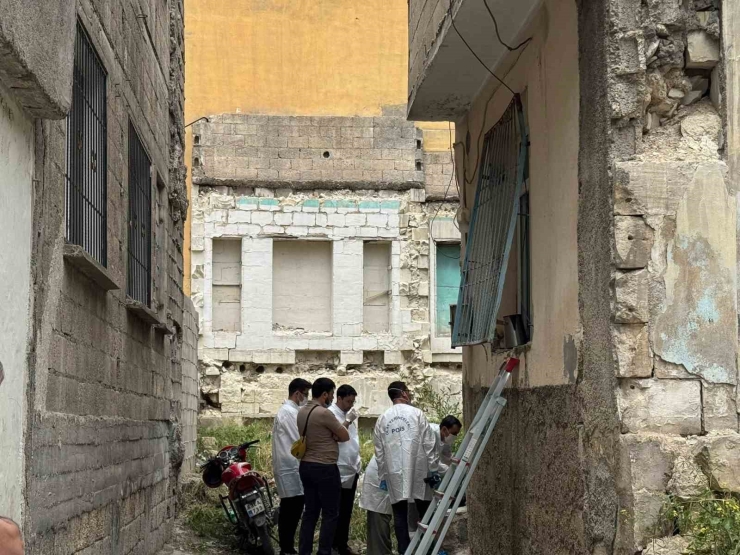 Yalnız Yaşayan Kadın Ölü Bulundu