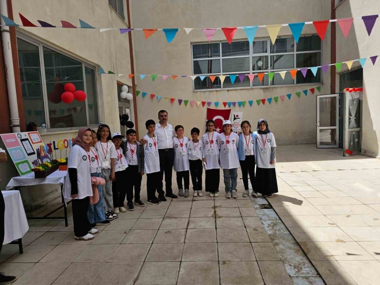 Dicle’de Bilim Fuarı İlgi Gördü