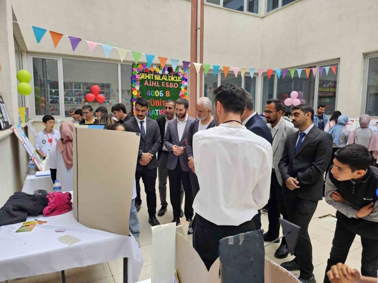 Dicle’de Bilim Fuarı İlgi Gördü