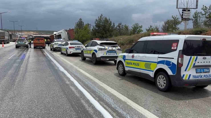 Gaziantep’te 4 Aracın Karıştığı Zincirleme Kaza: 1 Yaralı