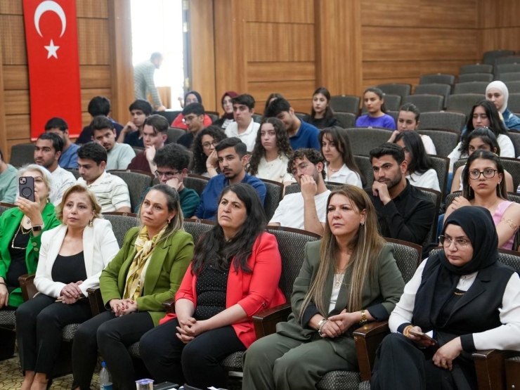 Şehitkamil’de Kent Gönüllüleri Projesi’nde Mezuniyet Coşkusu