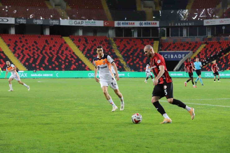 Trendyol Süper Lig: Gaziantep Fk: 0 - Rams Başakşehir: 1
