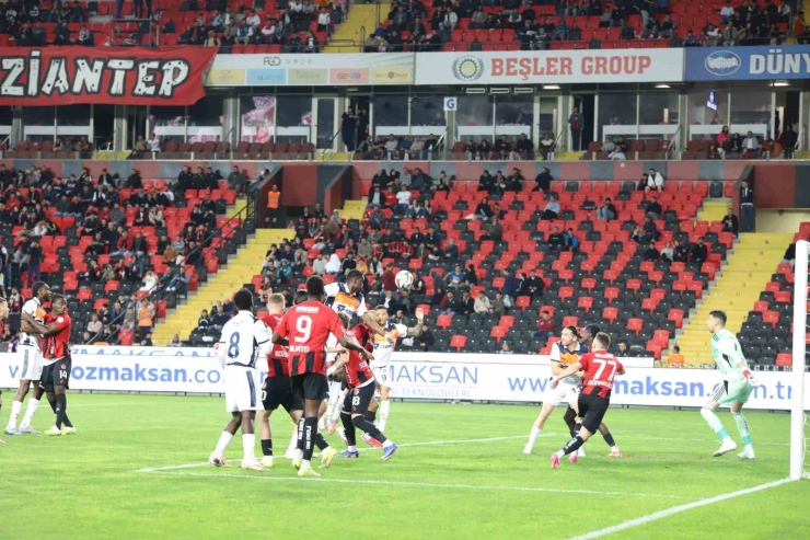 Trendyol Süper Lig: Gaziantep Fk: 0 - Rams Başakşehir: 1
