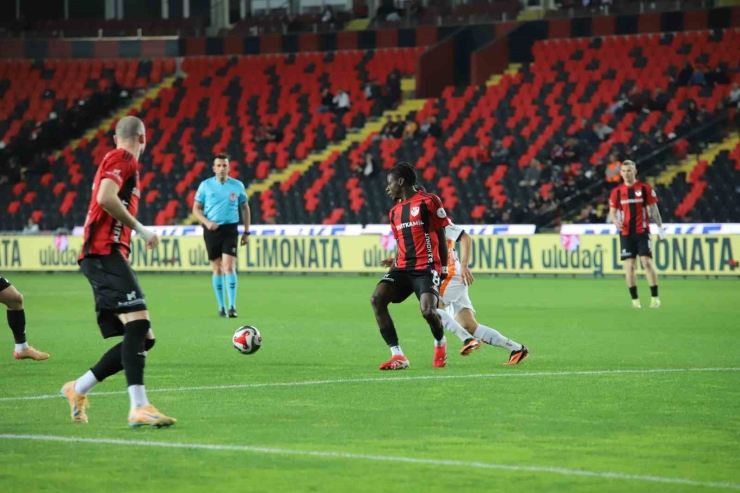 Trendyol Süper Lig: Gaziantep Fk: 0 - Rams Başakşehir: 1