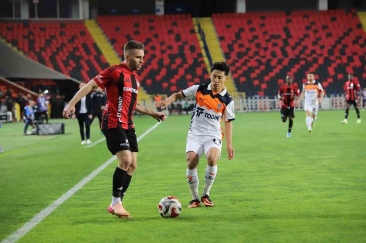 Trendyol Süper Lig: Gaziantep Fk: 0 - Rams Başakşehir: 1