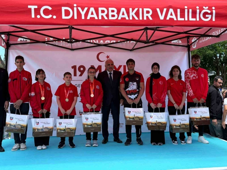 Diyarbakır’da 19 Mayıs Coşkuyla Kutlandı