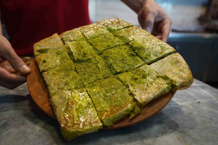 Gaziantep’in 500 Yıllık Tescilli Lezzeti: Katmer