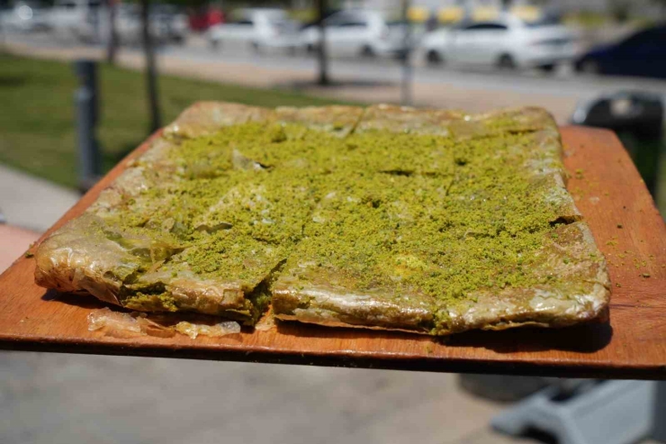 Gaziantep’in 500 Yıllık Tescilli Lezzeti: Katmer