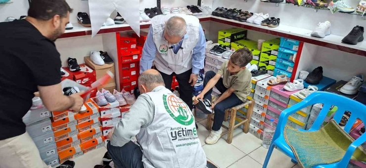 Diyarbakır’da Yetim Çocuklara Bayramlık Hediyesi