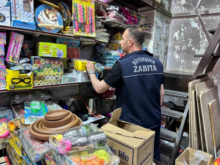 Diyarbakır’da Bayram Öncesi Tatlı, Şekerleme Ve Marketlere Gıda Denetimi