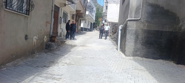 Çermik’te Yağışlar Nedeni İle Bozulan Yollar Onarılıyor