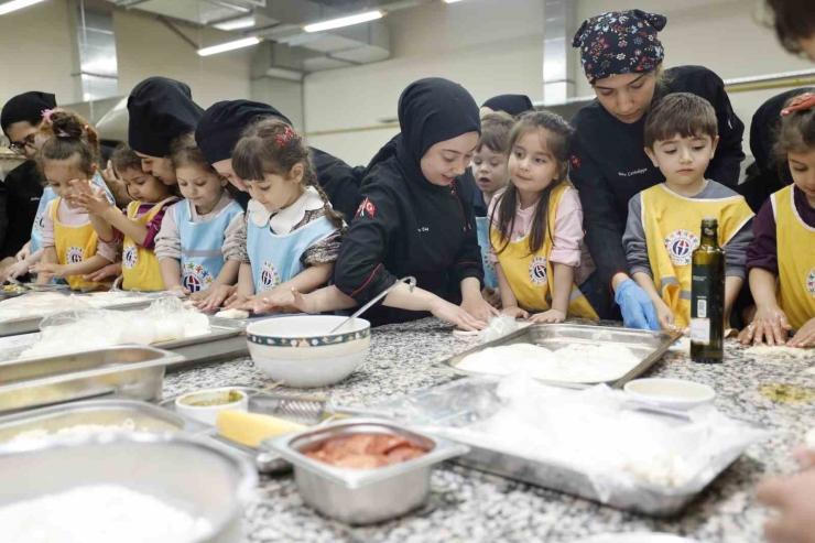 Gibtü Mutfağında Minik Şeflerin Gastronomi Yolculuğu
