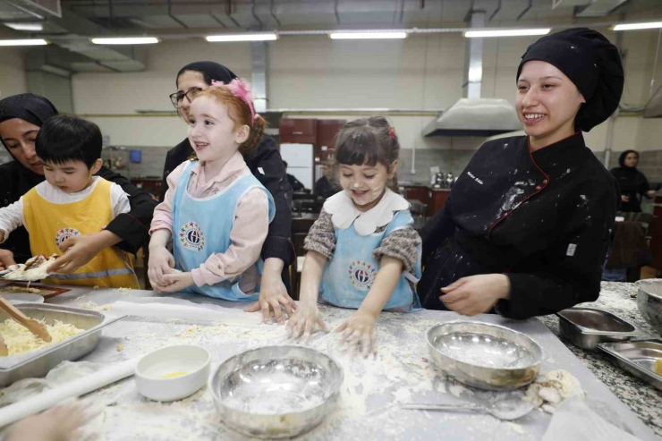 Gibtü Mutfağında Minik Şeflerin Gastronomi Yolculuğu