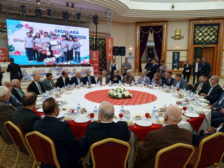 Malatya’da Spor Emekçileri Onurlandırıldı, Arslantepe Yarı Maratonu’nun İmzaları Atıldı