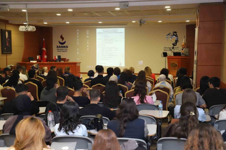 Sanko Üniversitesi’nde "geçmişten Günümüze Hemşirelikte Değerler Sempozyumu" Düzenlendi