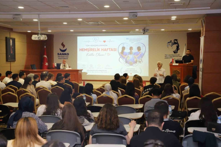 Sanko Üniversitesi’nde "geçmişten Günümüze Hemşirelikte Değerler Sempozyumu" Düzenlendi