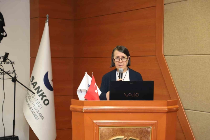 Sanko Üniversitesi’nde "geçmişten Günümüze Hemşirelikte Değerler Sempozyumu" Düzenlendi