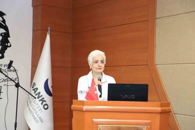 Sanko Üniversitesi’nde "geçmişten Günümüze Hemşirelikte Değerler Sempozyumu" Düzenlendi