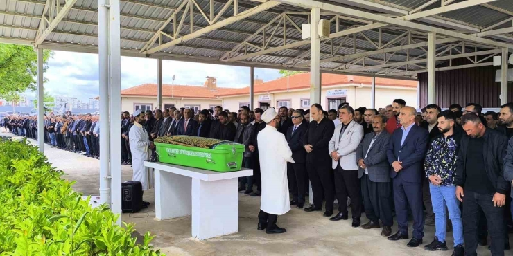 Elektrik Akımına Kapılarak Hayatını Kaybeden Muhtar Defnedildi