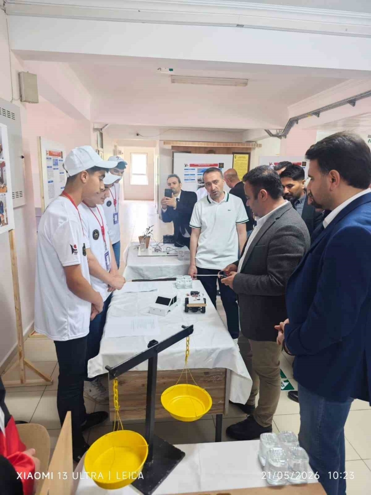 Silvan’da Tübitak 4006 Bilim Fuarı Rüzgarı