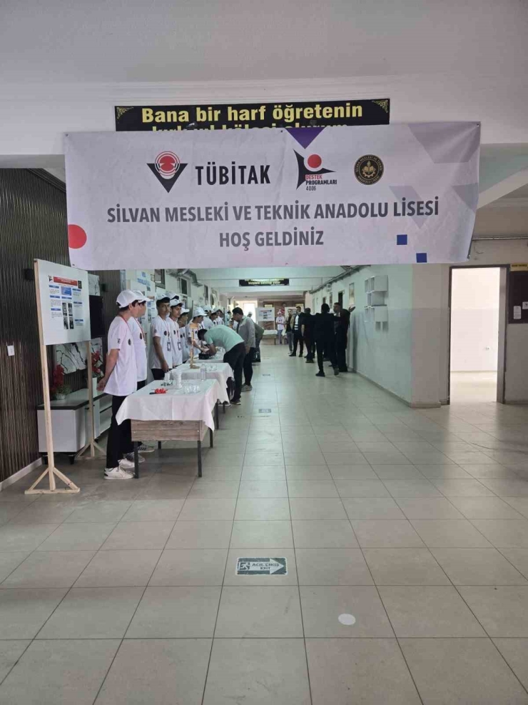 Silvan’da Tübitak 4006 Bilim Fuarı Rüzgarı