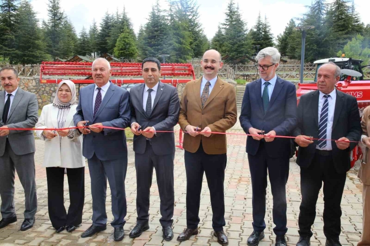 Doğanşehir’de Buğday Üretimine Güç Katacak Ortak Tarım Makineleri Parkı Açıldı