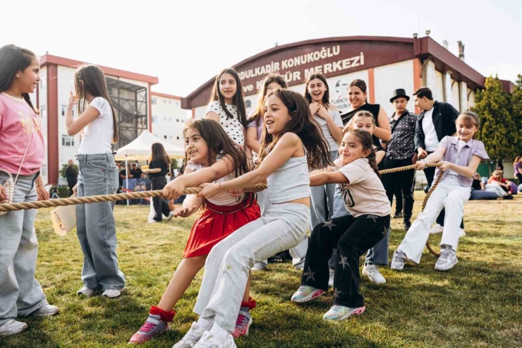 Sanko Okulları’nın 25’inci Kuruluş Yılı Kapsamında Gençlik Ve Bahar Festivali Düzenlendi