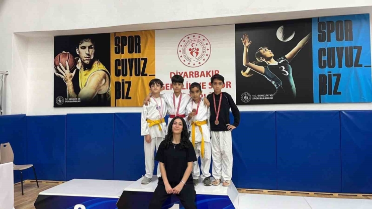 Çermikli Sporcular Madalyalarla Döndü