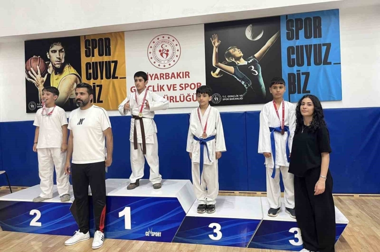 Çermikli Sporcular Madalyalarla Döndü