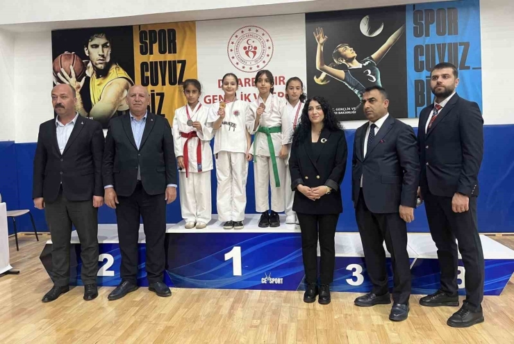 Çermikli Sporcular Madalyalarla Döndü