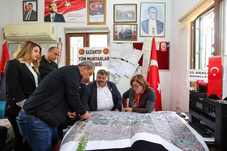 Fatma Şahin, 25 Aralık Mahallesi Sakinleriyle Bayramlaştı