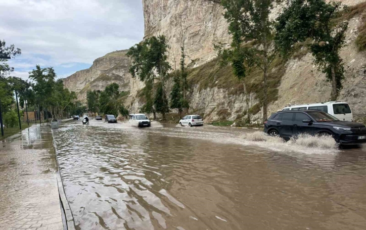 Fırat Nehri Taştı, Her Yeri Su Bastı