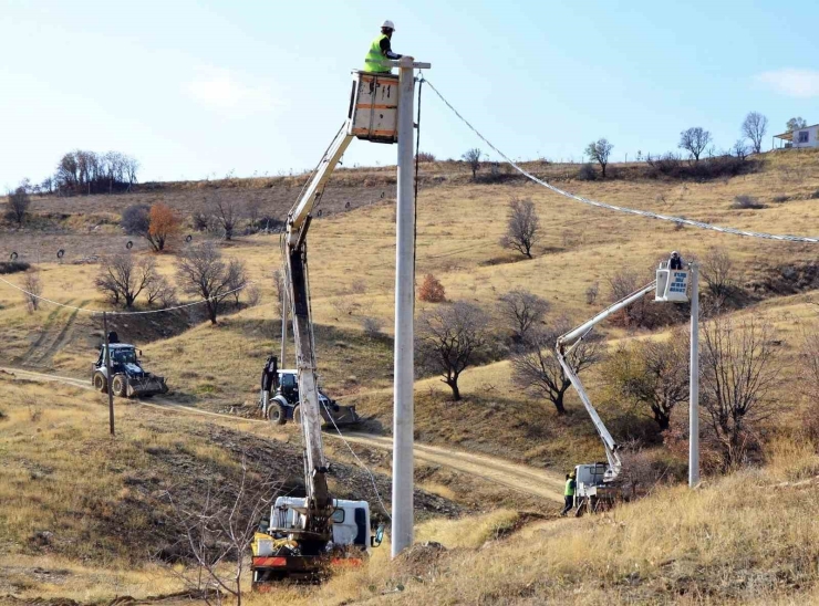 Ergani’de Enerji Altyapısı Güçleniyor: Dicle Elektrik’ten İlçeye 1.2 Milyarlık Yatırım
