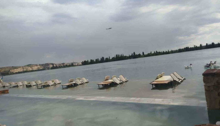 Fırat Nehri Taştı, Her Yeri Su Bastı