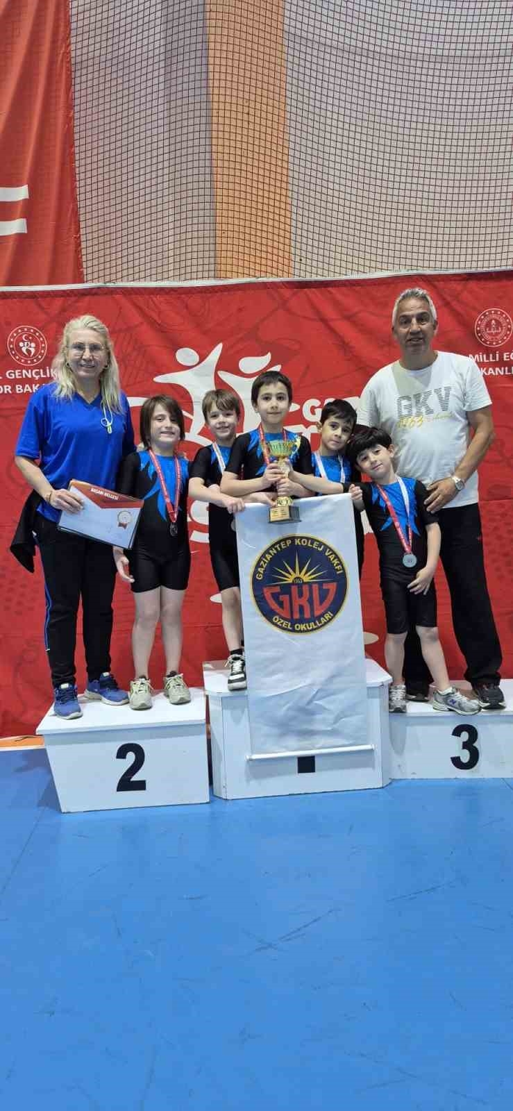 Gkv’li Minik Cimnastikçiler Kürsüyü Kaptı