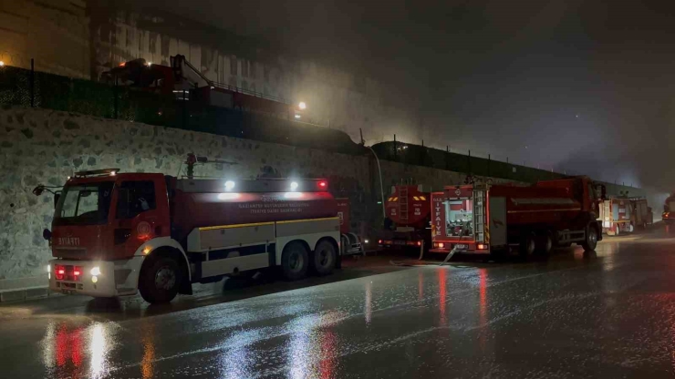 Gaziantep’te Mobilya Fabrikası Yangını Kontrol Altına Alındı