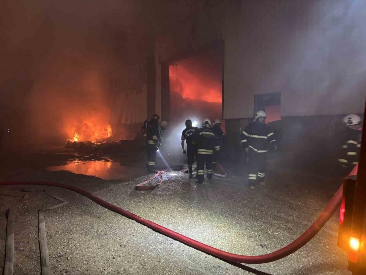Gaziantep’te Mobilya Fabrikasında Yangın