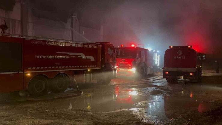 Gaziantep’te Mobilya Fabrikasında Yangın
