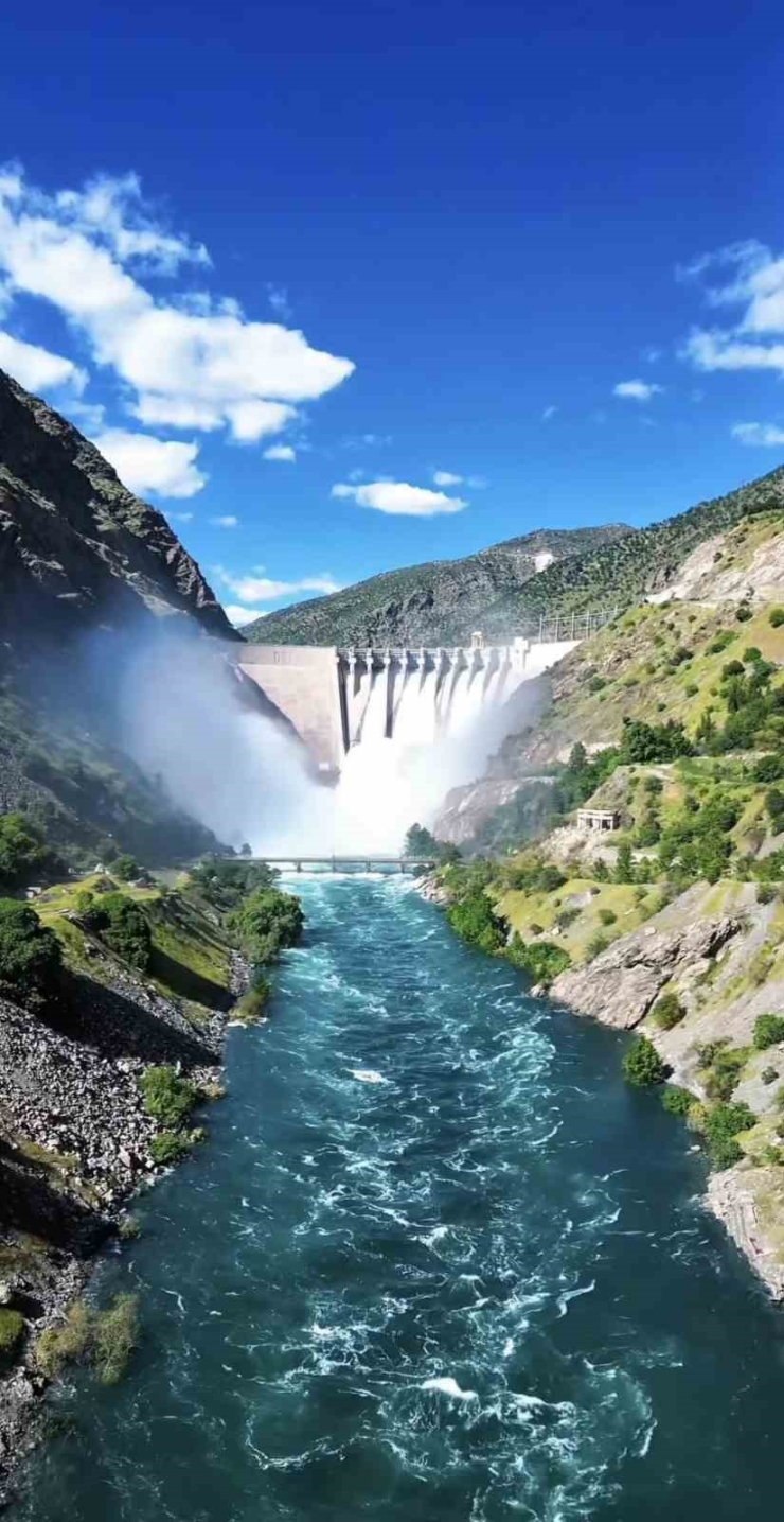 Karakaya Barajına Ziyaretçi Girişi Yasaklandı