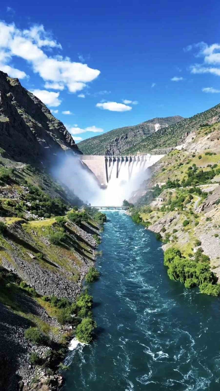 Karakaya Barajına Ziyaretçi Girişi Yasaklandı