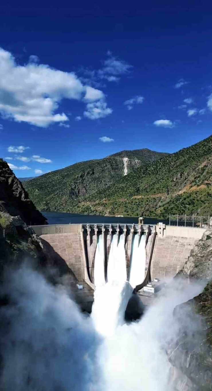 Karakaya Barajına Ziyaretçi Girişi Yasaklandı