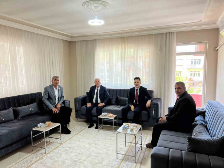 Başkan Karamehmetoğlu Şehit Aileleriyle Buluştu