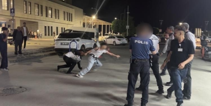 Adıyaman’da Hastanede Bıçaklı Saldırı: 2’si Güvenlik Görevlisi 3 Yaralı
